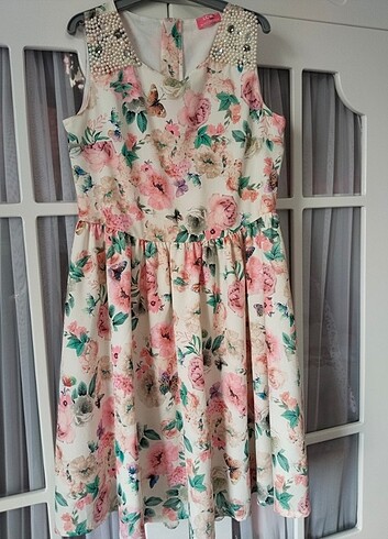LC Waikiki LC Waikiki Omuz detaylı Çok Şık kız Elbise 10-11 yaş uyumludur