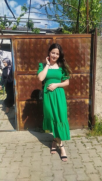 Yeşil elbise
