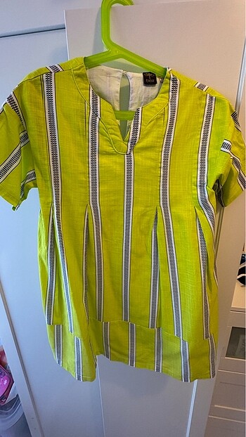 B&G storeda satılan Tyess marka kız çocuk elbise