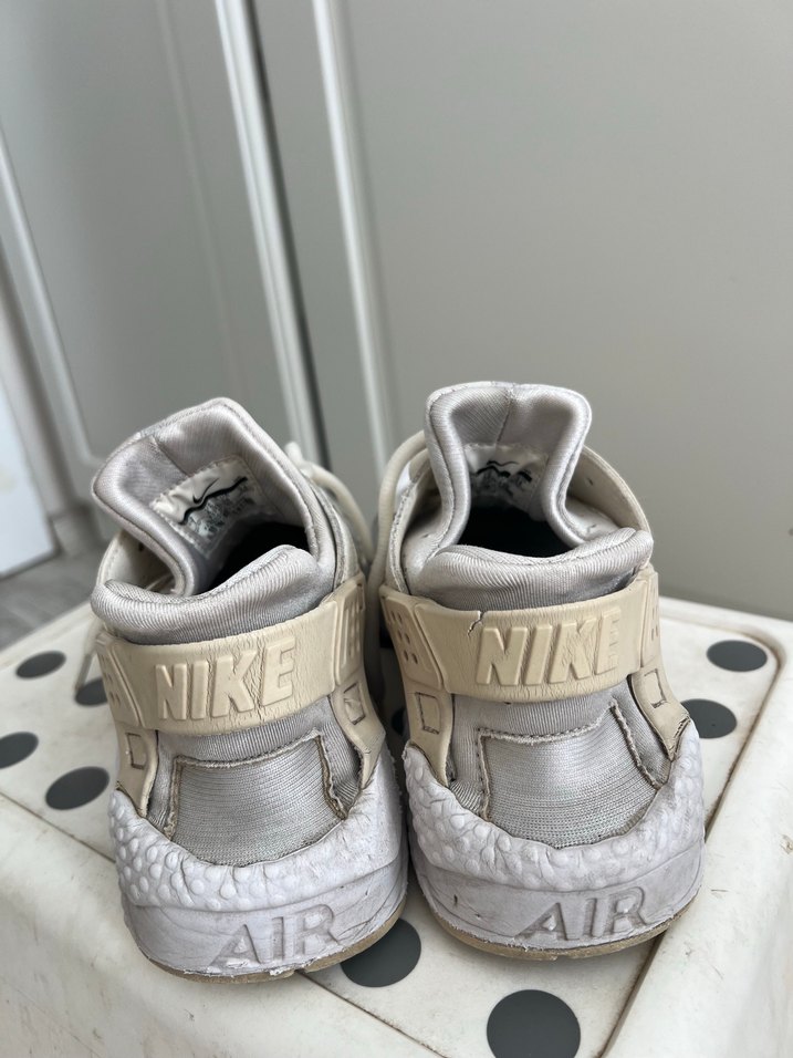 NİKE AİR HUARACHE KADIN SPOR AYAKKABI - Görsel 3