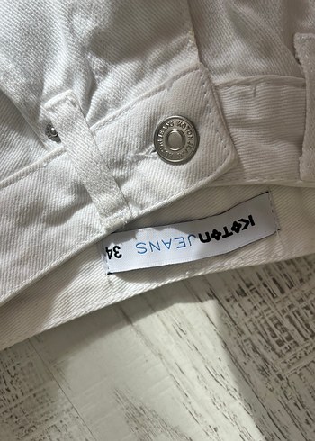 Stradivarius Kadın Beyaz Mini Denim Şort