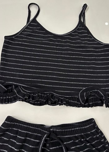 Şort ve Crop Top Takım - Görsel 2