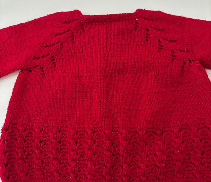 Kırmızı Örgü Bebek Hırkası - Görsel 4