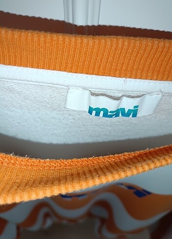 Mavi Jeans Mavi marka beyaz turuncu çizgili sweatshirt 