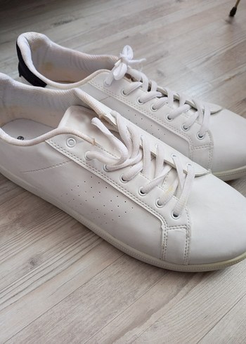 Beyaz Spor Ayakkabı - Görsel 2