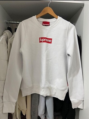 #supremesweatshirt