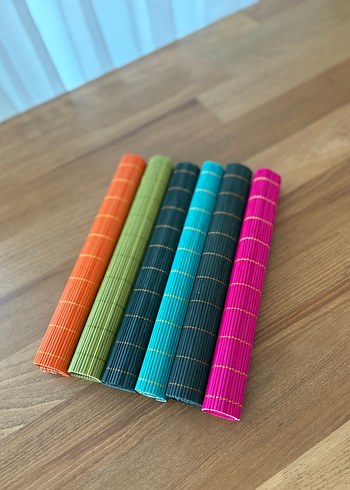 Çizgili Çok Renkli Masa Matları - Görsel 2