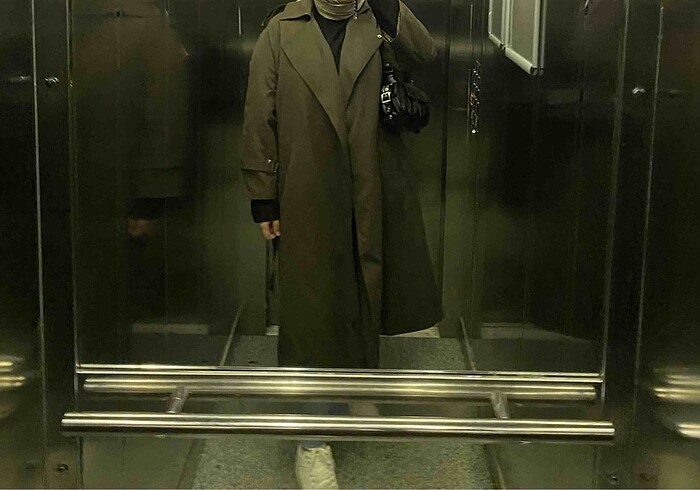 Diğer manuka kahverengi trençkot