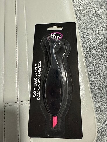 H&M KİRPİK TAKMA APARATI VE 2 ADET KUTULU KİRPİK