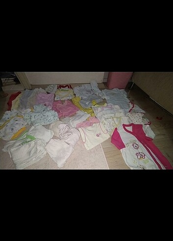 Kız bebek kıyafetleri