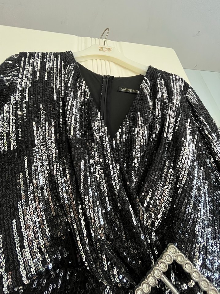 Siyahlı gümüslü payet abiye elbise - Görsel 3