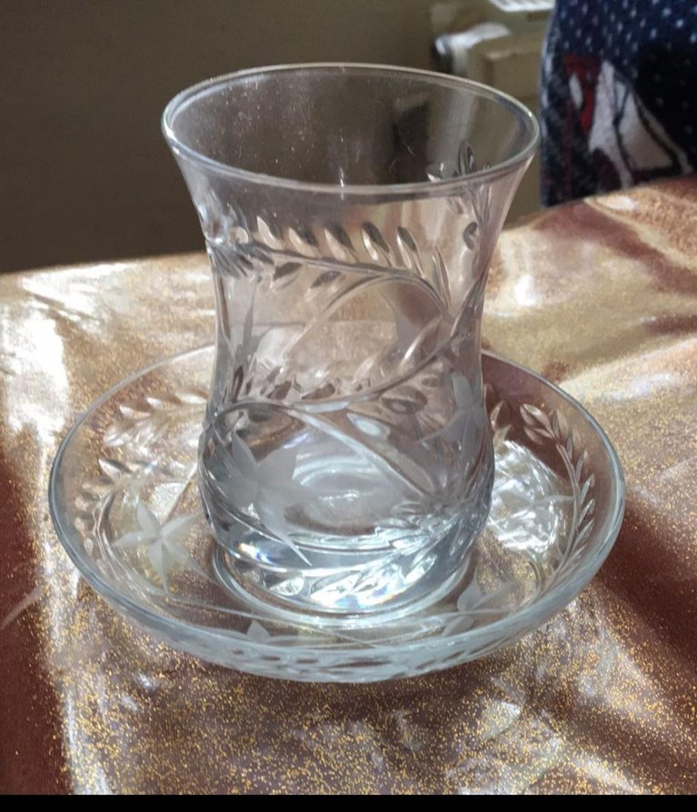 Beyaz Çiçek Desenli kristal Cam Tabak ve Bardak - Görsel 3