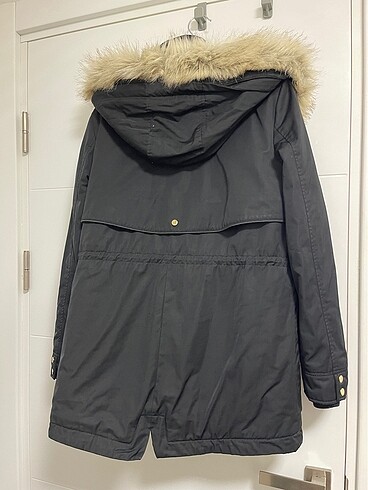 Zara içi kürklü kapşonlu parka mont - Görsel 5