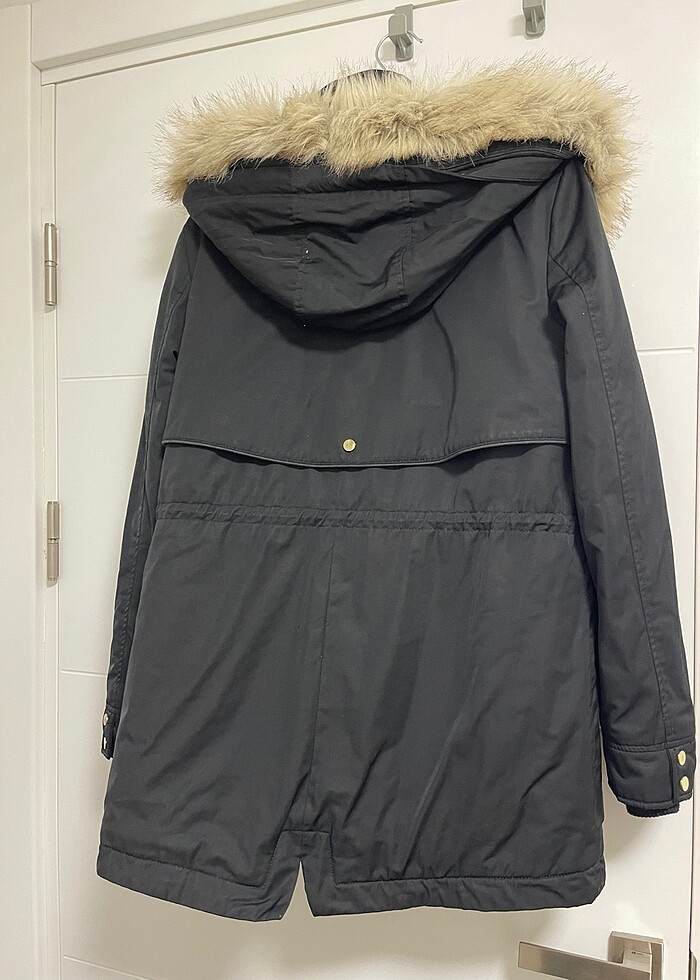 Zara içi kürklü kapşonlu parka mont - Görsel 5