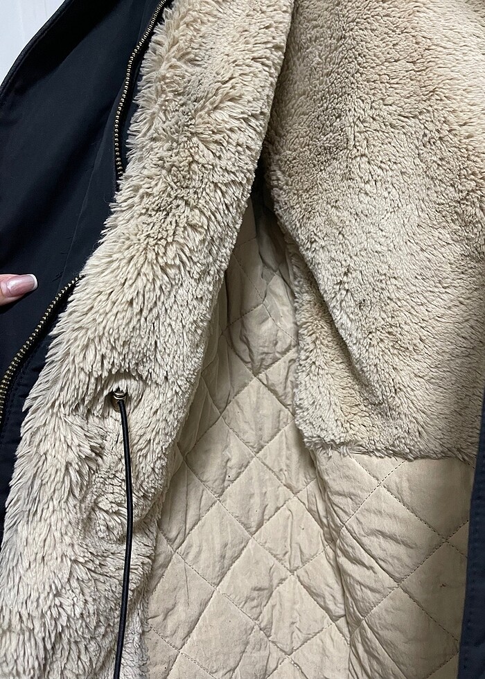 Zara içi kürklü kapşonlu parka mont - Görsel 4