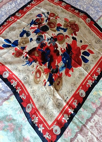 AKER TİVİL İPEK EŞARP  - Görsel 3