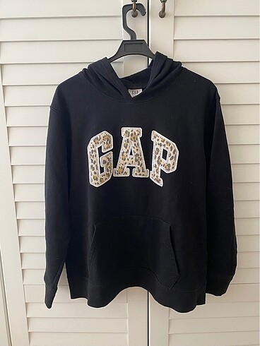 GAP sweat