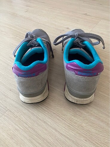 40,5 Beden Newbalance spor ayakkabı