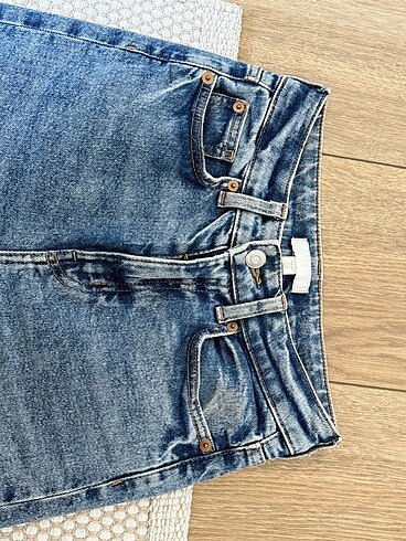 34 Beden H&M paça detaylı jean