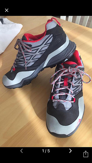 The Northface Goretex Outdoor Bot