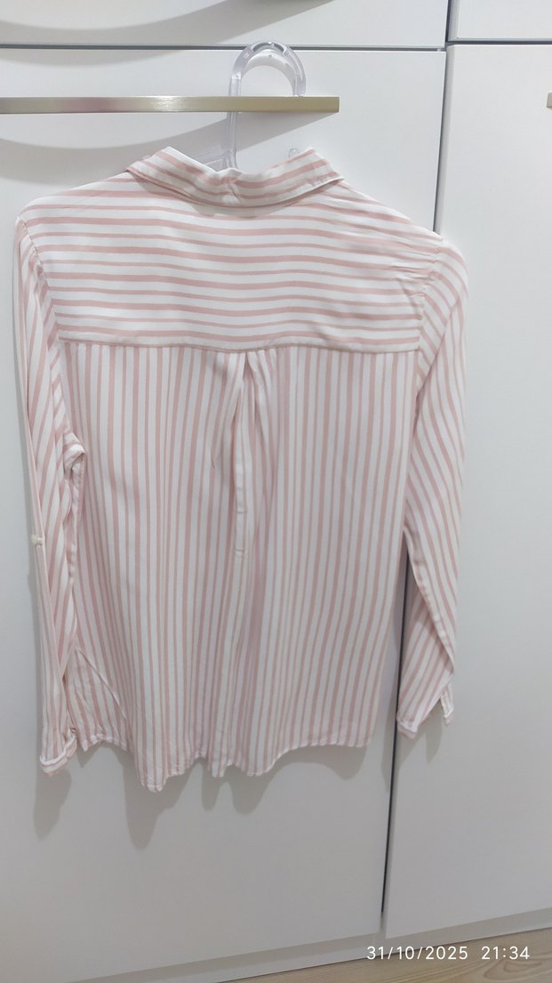 Pembe Çizgili Uzun Kollu V Yaka Gömlek - Görsel 2