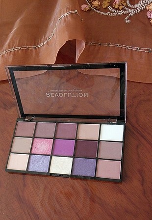 Revolution Re Loaded Visionary Far Paleti Diger Makyaj Indirimli Gardrops