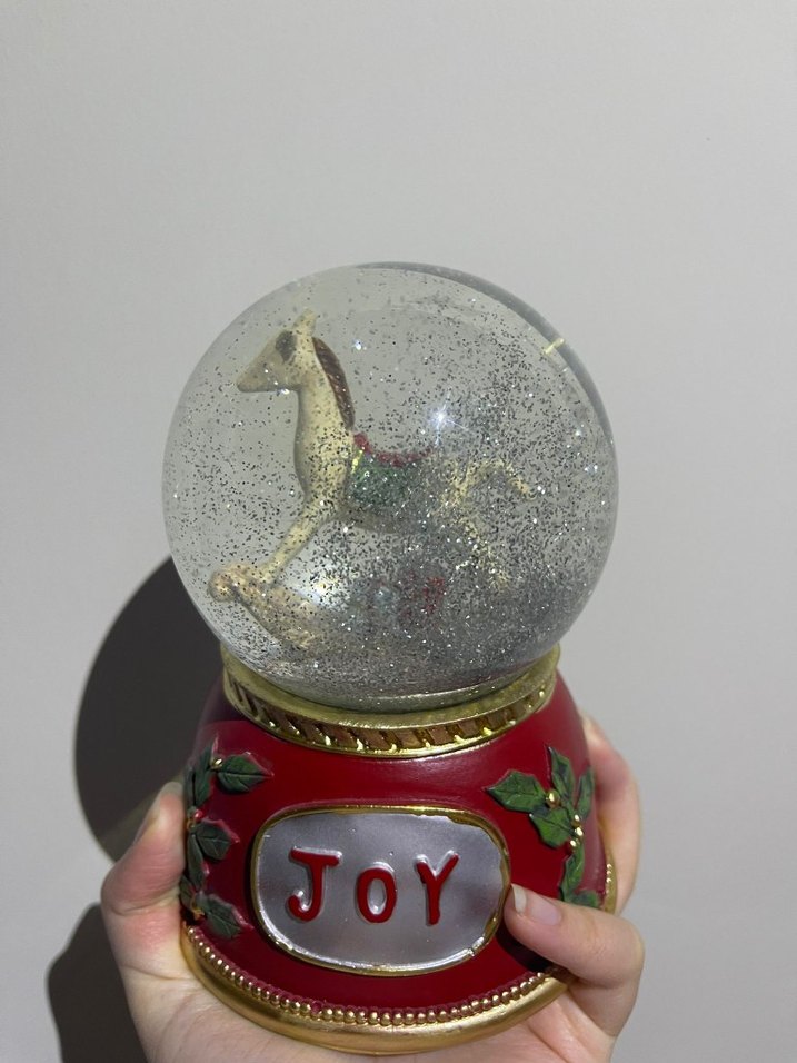 Renkli At Figürlü Kar Küresi - Görsel 4