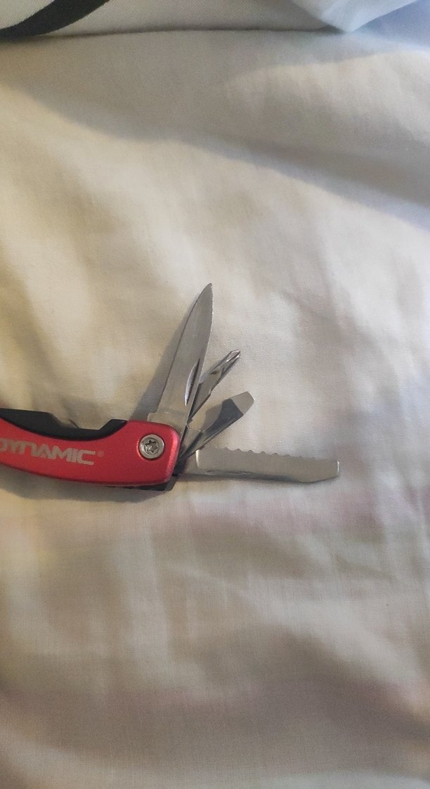 Kırmızı çok amaçlı pense kılıfı ile birlikte gelecektir - Görsel 3