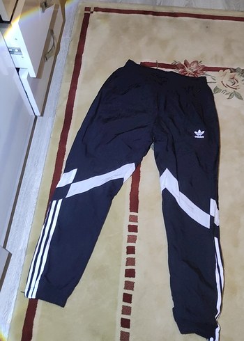 Adidas l