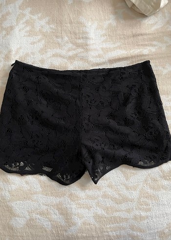 Zara Zara Siyah Dantel Detaylı Mini Şort