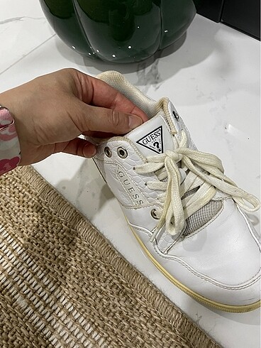 37 Beden Guess spor ayakkabı