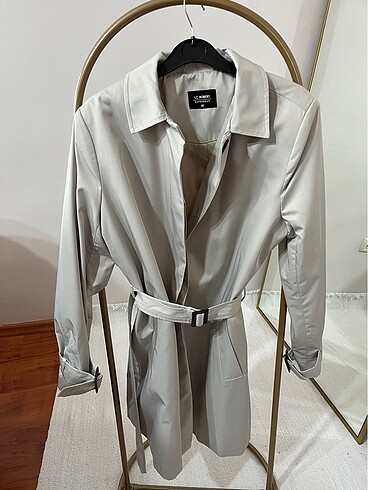 LC Waikiki Trenchcoat