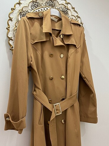 l Beden Armine trenchcoat