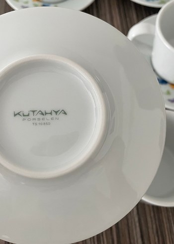  Beden beyaz Renk Kütahya porselen sıfır fincan takımı