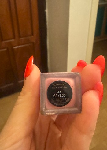 Yves Saint Laurent Sıvı Allık - 44 - Görsel 2