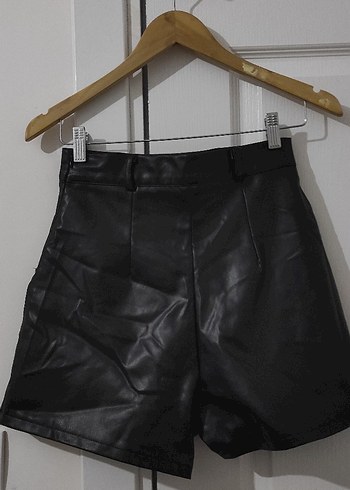 Kadın Siyah Deri Mini Şort - Görsel 2