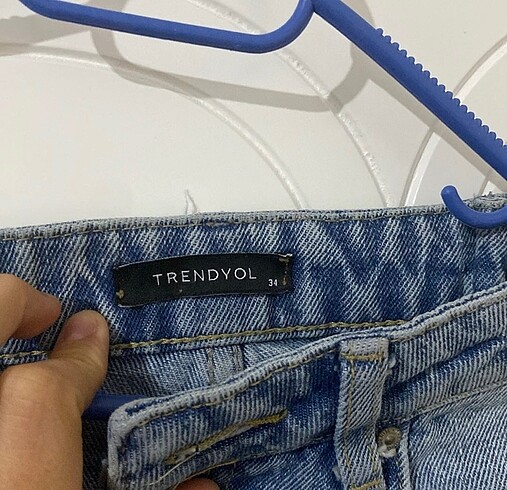 Yırtık pantolon