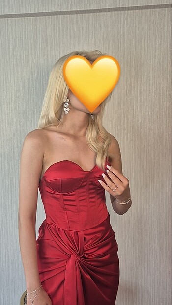 Diğer Kırmızı saten korse detaylı elbise