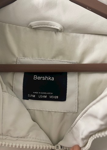 s Beden Düğmeli Beyaz Kısa Kadın Kışlık Mont