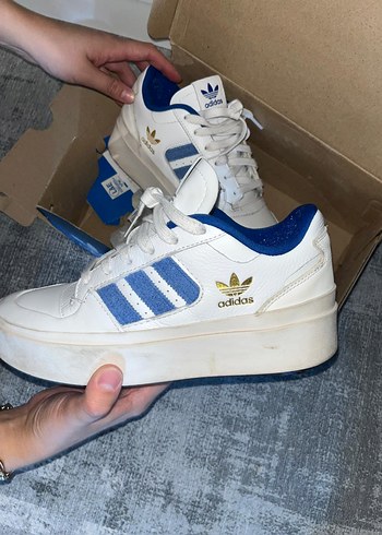 Adidas Beyaz Platform Topuklu Bağcıklı Spor Ayakkabı