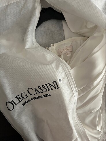 40 Beden Oleg Cassini Saten Elbise