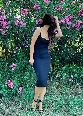 Siyah Midi Straplez Elbise