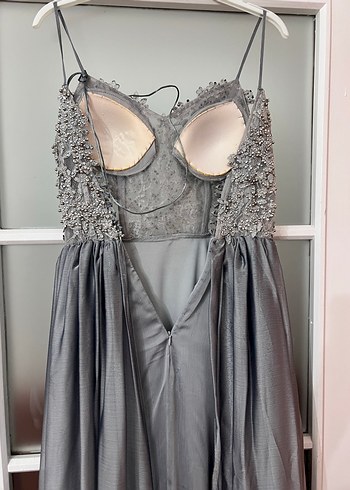 Bohem Gri Çiçekli Uzun Askılı Abiye - Görsel 14