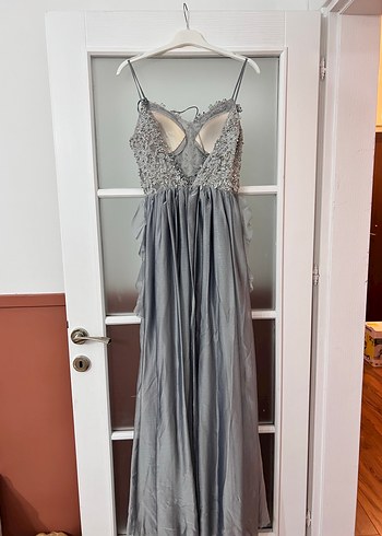 Bohem Gri Çiçekli Uzun Askılı Abiye - Görsel 9