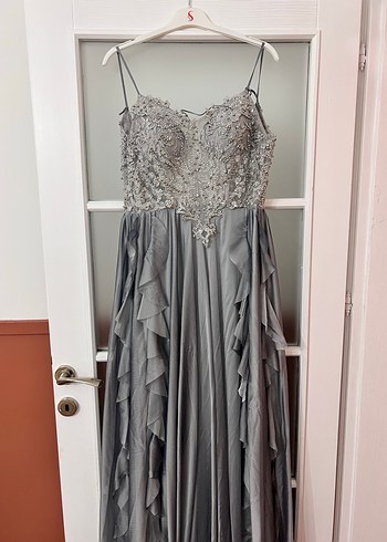 Bohem Gri Çiçekli Uzun Askılı Abiye - Görsel 11