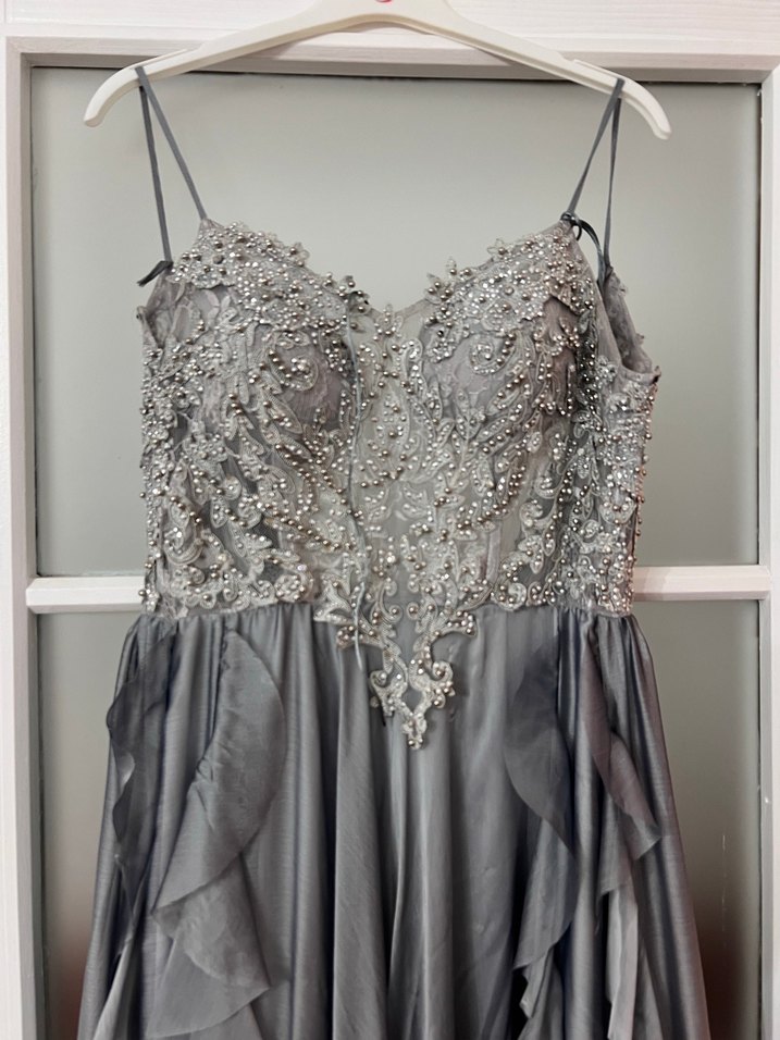 Bohem Gri Çiçekli Uzun Askılı Abiye - Görsel 5