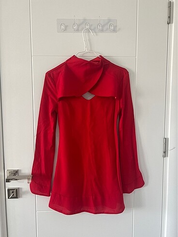 Kırmızı mini elbise