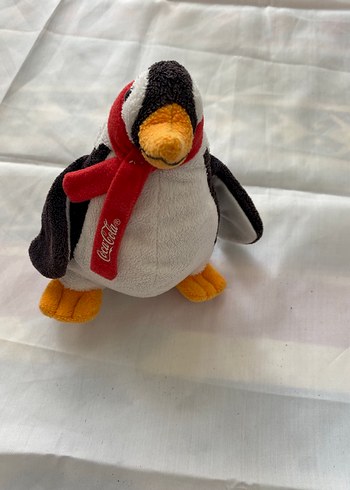 Kırmızı atkılı peluş penguen oyuncak