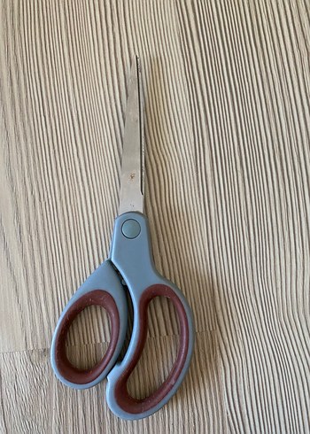 Mavi Saplı Gri Makas - Görsel 2