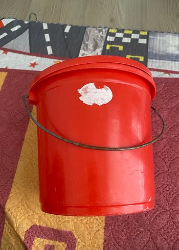 Parlak Kırmızı Plastik Kova